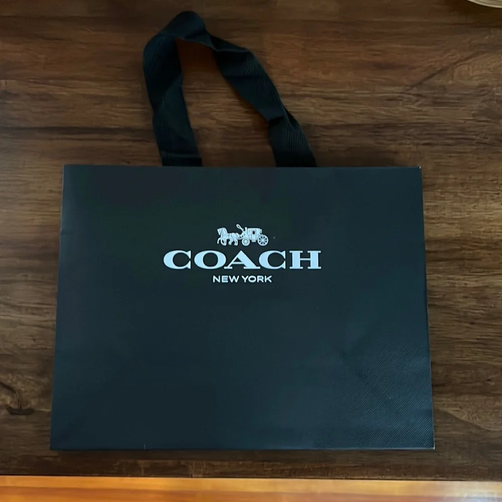 Coach Shopping Bag 🖤
